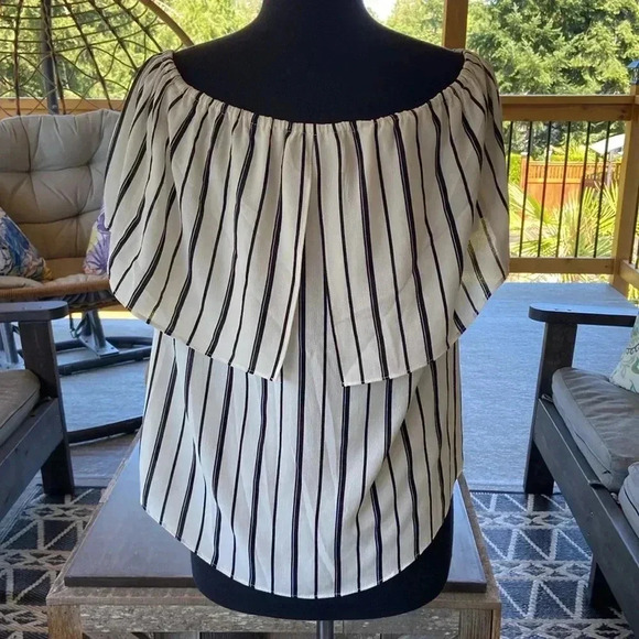 Joseph Ribkoff  | On or Off the Shoulder Top - Picture 4 of 6